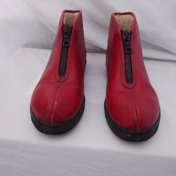 Novella Bootie Swiss made Vintage Red Leather Low top Size 6 EU, 7.5 US - Picture 7 of 7